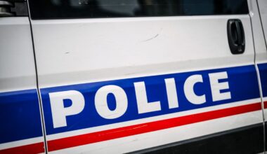 un lycéen de 16 ans poignardé à mort dans la rue, l'agresseur toujours recherché