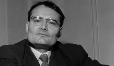 « Un psychopathe constitutionnel » : la face cachée et les mensonges d’Hervé Bazin, l’auteur de Vipère au poing