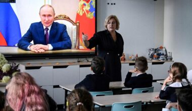 Face aux “campagnes d’endoctrinement”, des familles russes misent sur l’enseignement alternatif