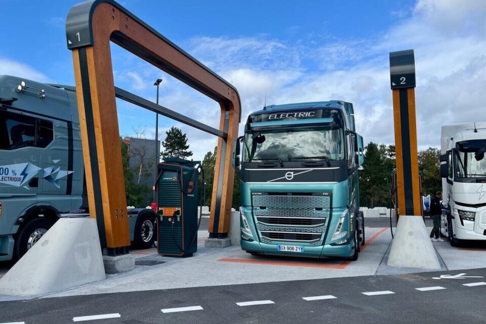 Avec une batterie à 100%, les poids-lourds de 2025 peuvent faire 500, voire 600 km, chargés.