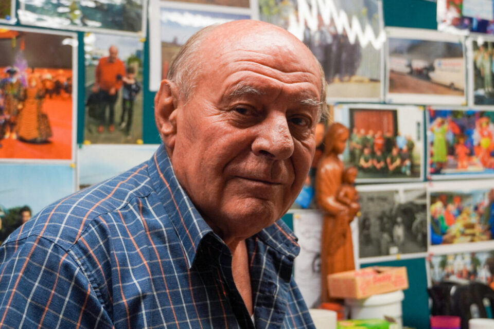 Jean-Marie Roussière fondateur et président de la Banque humanitaire, est toujours aux côtés des familles dans le besoin.