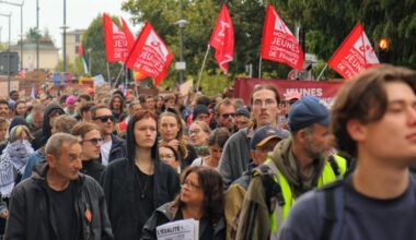 jeunes révoltés et boomers en colère réunis le temps d'une manifestation