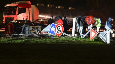 Des blocages ont lieu à Caen dans le cadre du mouvement "Bloquons tout" - Lou BENOIST / AFP
