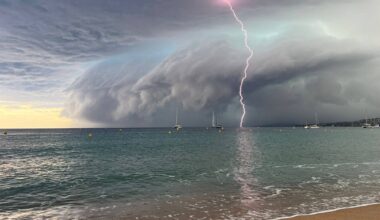 Les images spectaculaires de la super cellule orageuse au-dessus du Var et des Alpes-Maritimes ce lundi soir