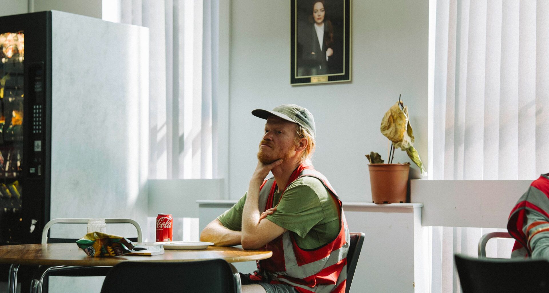 Critique de Venise - « Bugonia » de Yorgos Lanthimos : les complotistes ont le vent en poupe