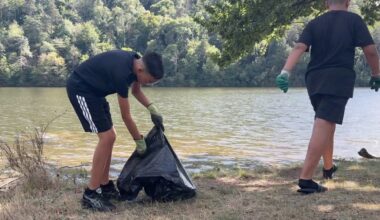 Les jeunes du CLJ de Montreynaud nettoient les bords de Loire