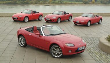 La Mazda MX-5, héritée des années 1980, poursuit sa route dans le concert automobile du temps