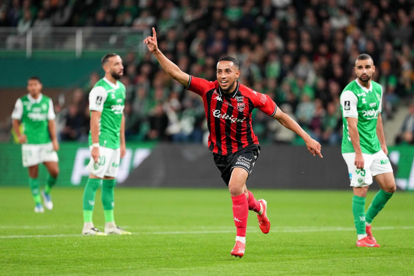 Première défaite pour Saint-Étienne contre Guingamp - Ligue 2 - J8 - Saint-Étienne-Guingamp (2-3)