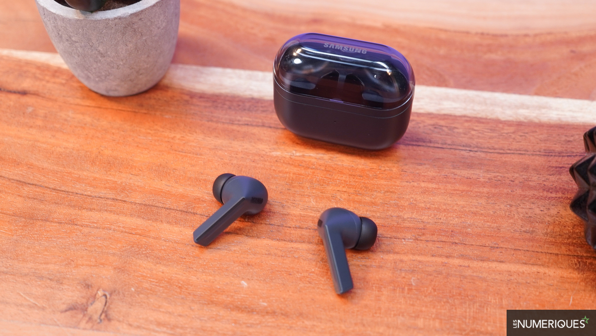 Test Samsung Galaxy Buds3 FE : des écouteurs allégés, sans compromis sur l'équilibre sonore