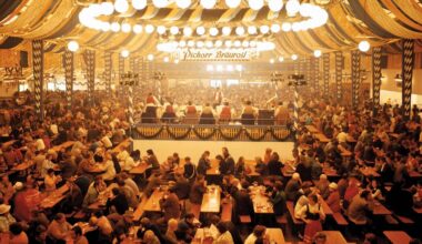 Fumer à l'intérieur ou apporter sa propre bière : les interdits de l'Oktoberfest qui pourraient vous couter cher