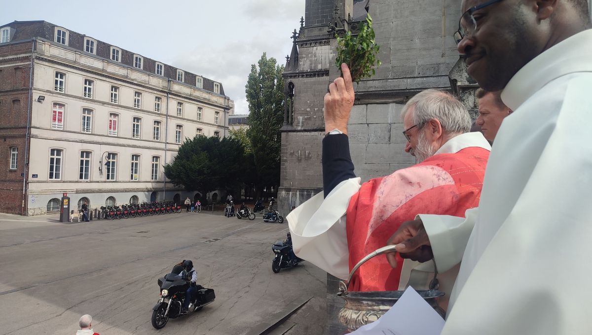 Première bénédiction de motards à la cathédrale Notre-Dame-de-la-Treille, à Lille