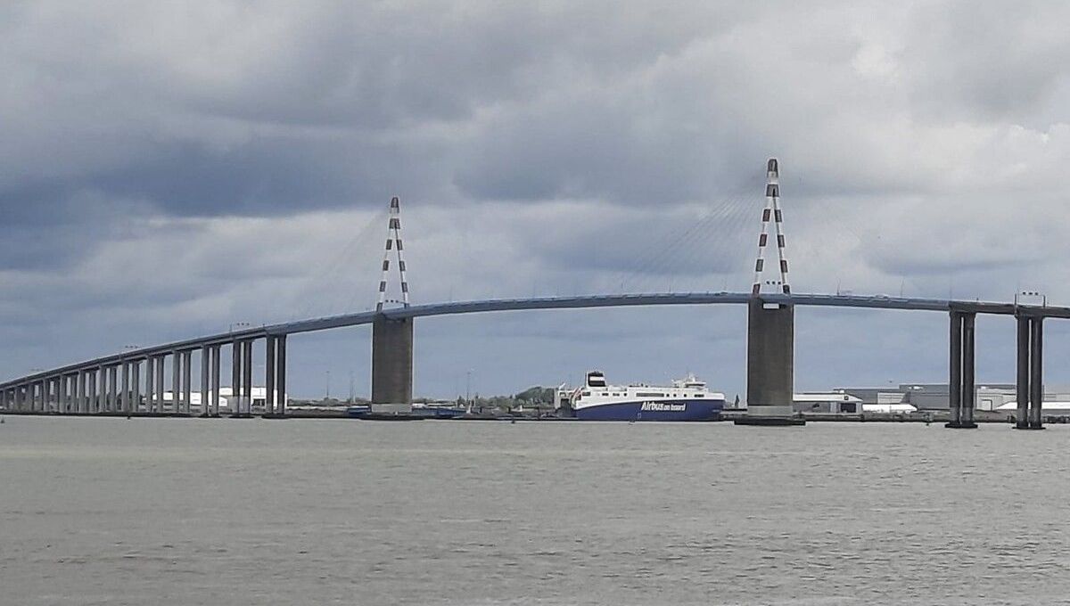 Vents forts : restrictions de circulation sur le pont de Saint-Nazaire, Nantes ferme ses parcs et ses cimetières