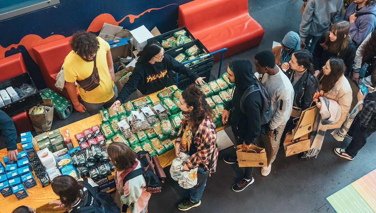 Les distributions alimentaires pour les étudiants précaires continuent l'été à Montpellier