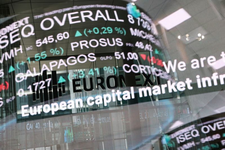 La bourse Euronext dans le quartier d'affaires de La Défense à Paris