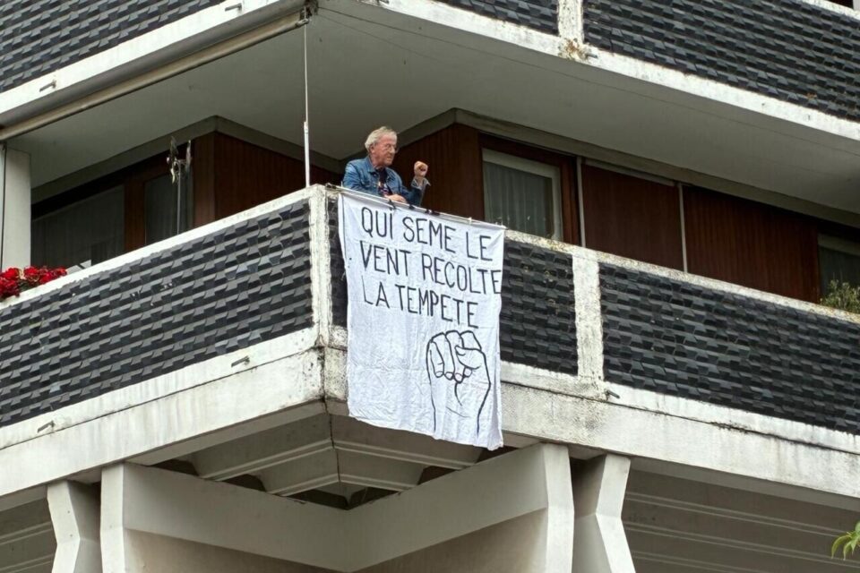 Solidarité depuis les balcons, à Lille.