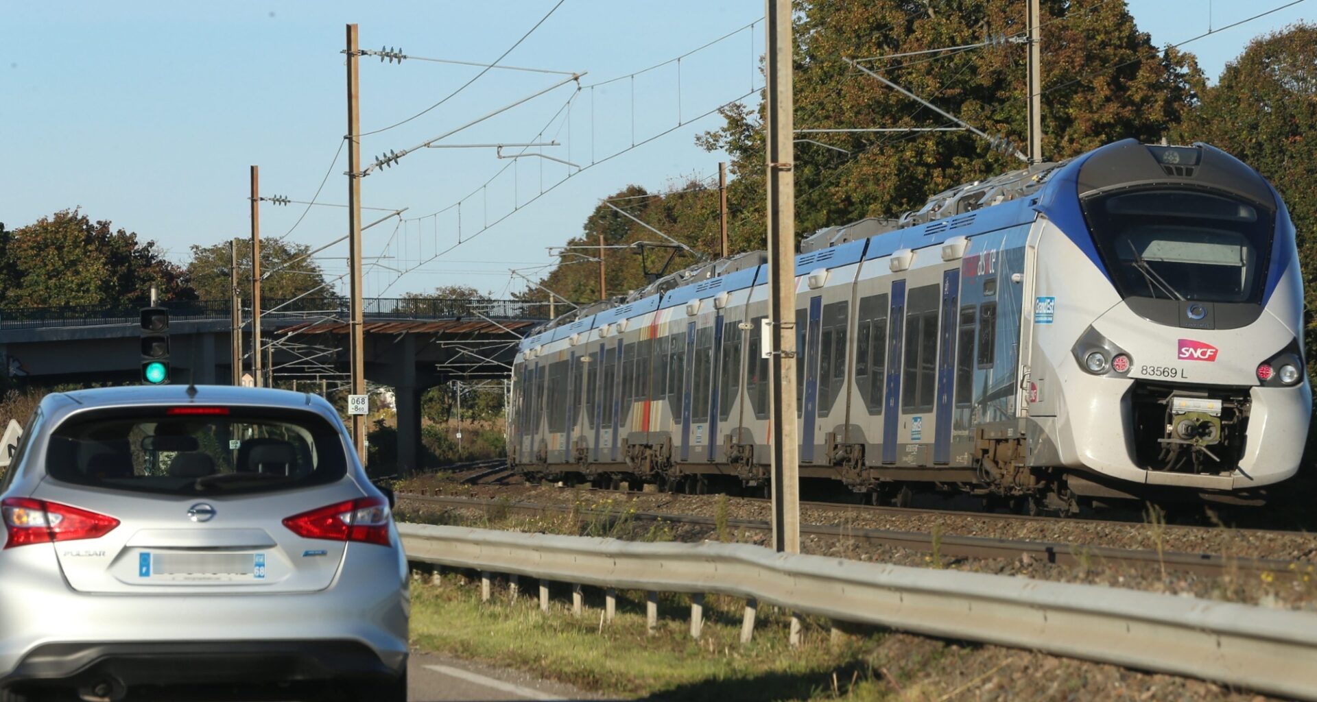 trains supprimés, retards massifs… un feu de câble paralyse la ligne Bordeaux-Toulouse