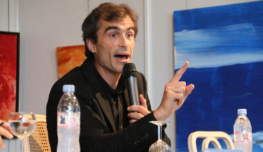 la venue de Raphaël Enthoven dans une Fnac de Paris perturbée