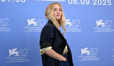 Amanda Seyfried s’est habillée comme Julia Roberts à Venise, et ce n’est pas un hasard