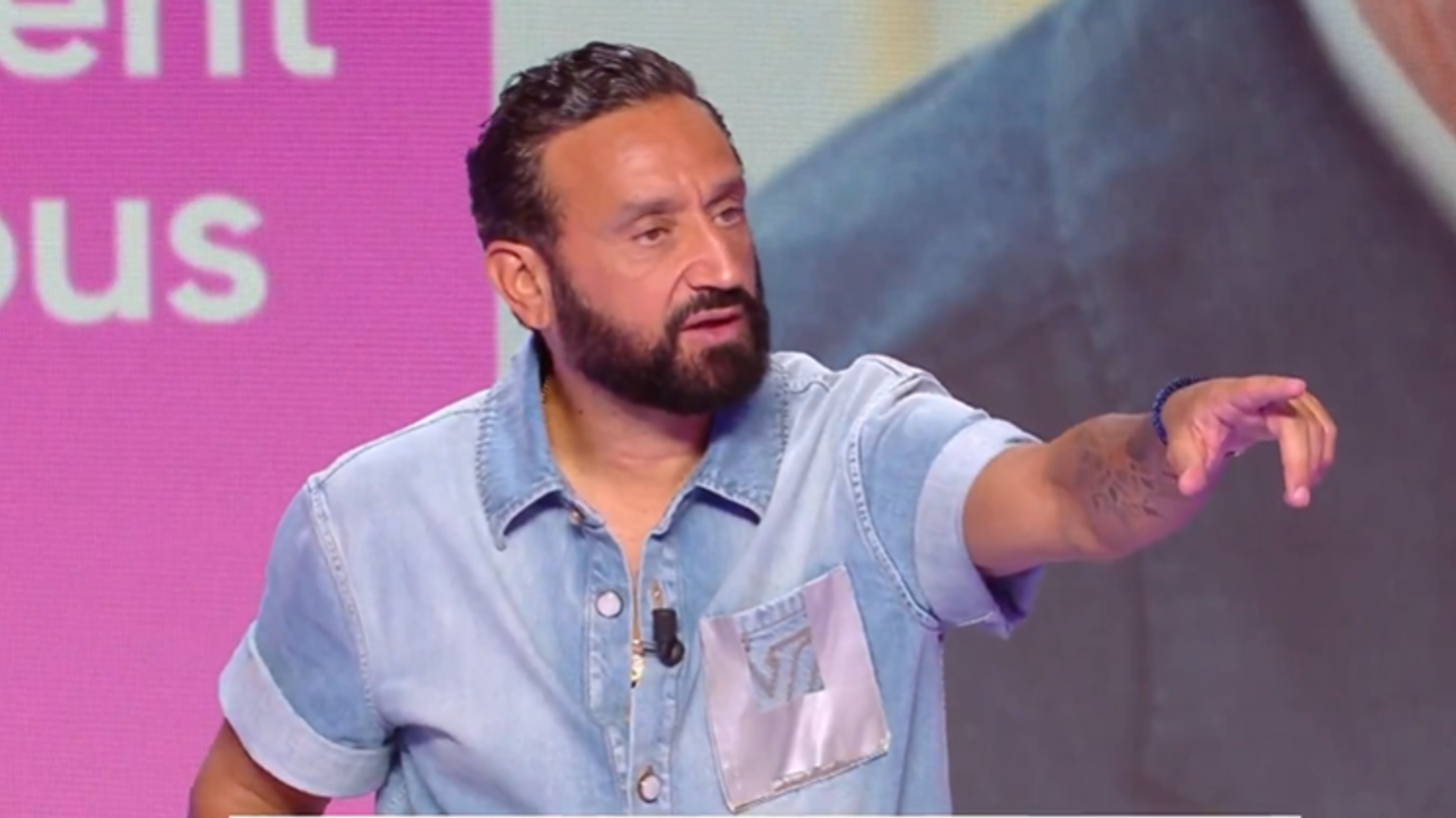 Cyril Hanouna sort (déjà) des rails après une arrivée digne de Las Vegas