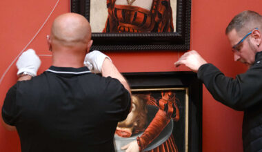 Allemagne, a réuni les deux fragments d'un tableau attribué à Cranach, scié en 1937