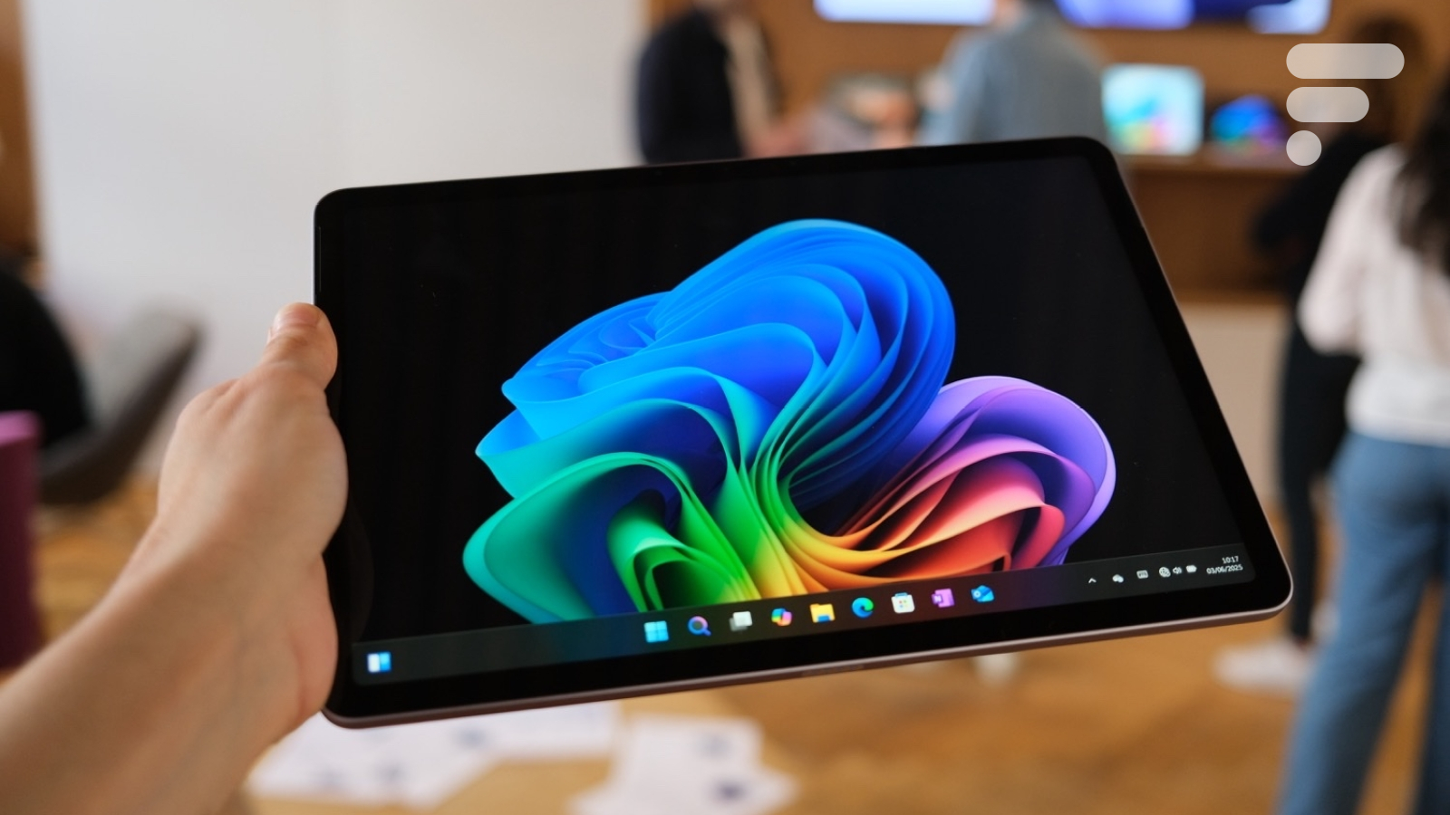 La toute nouvelle Microsoft Surface Pro 12 bénéficie de sa première baisse de prix pour la rentrée