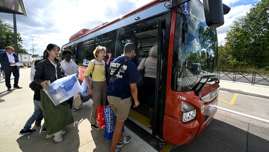 Bouchons à Toulouse : "C’est plus rapide, je gagne environ un quart d’heure", le nouveau bus Toulouse-Muret satisfait ses premiers passagers