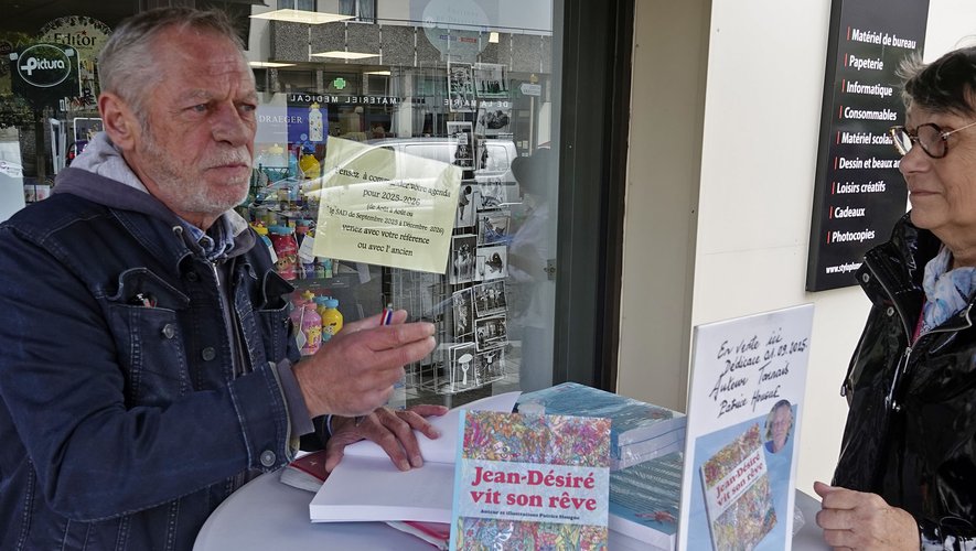 Caussade. Patrice Hougue, auteur et illustrateur, tout à la fois