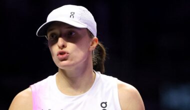 VIDEO. Tennis : "Mec, tu n’as rien compris !" Iga Swiatek recadre sévèrement le PDG qui a volé la casquette tendue à un enfant par un joueur