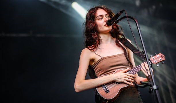 Etoile montante de la pop française, Solann a reçu la Victoire de la musique de la révélation féminine en 2025. Photo Lionel Vadam