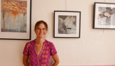 Lectoure. "Je n’enlève rien, je ne rajoute rien" : elle révèle la beauté des coques de bateaux dans une exposition