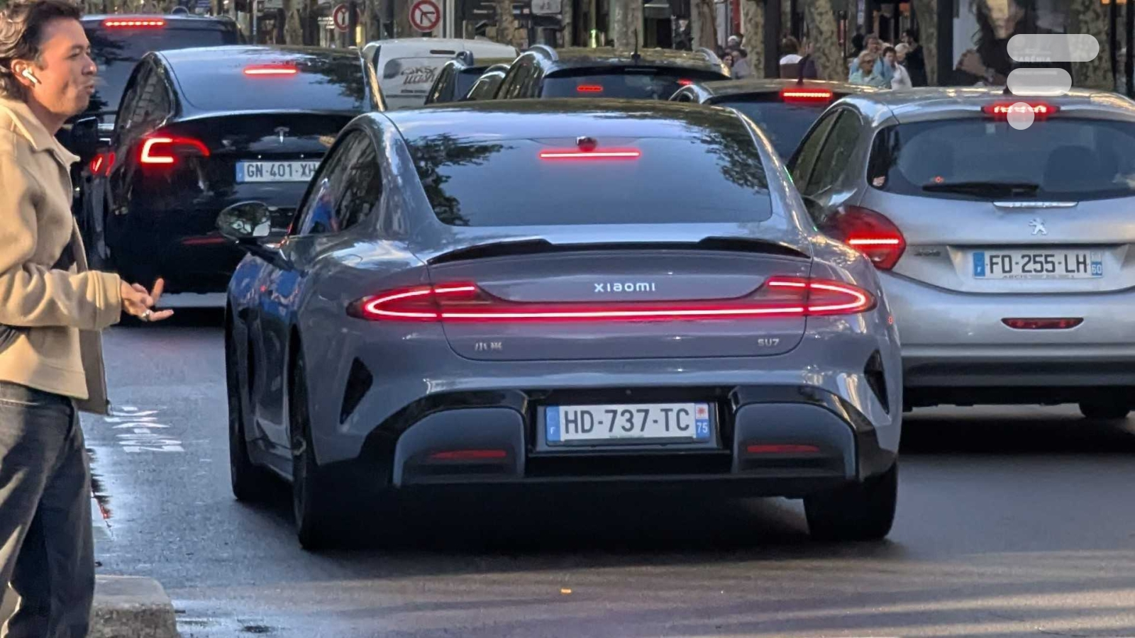 On a croisé une Xiaomi SU7 en plein Paris avec une plaque française : voici l’histoire derrière