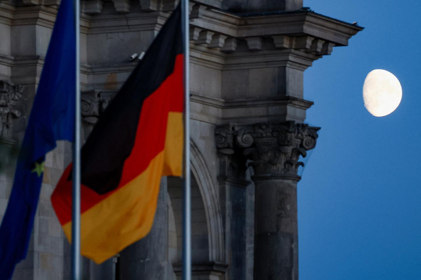 En Allemagne, le drapeau et l’hymne national en débat