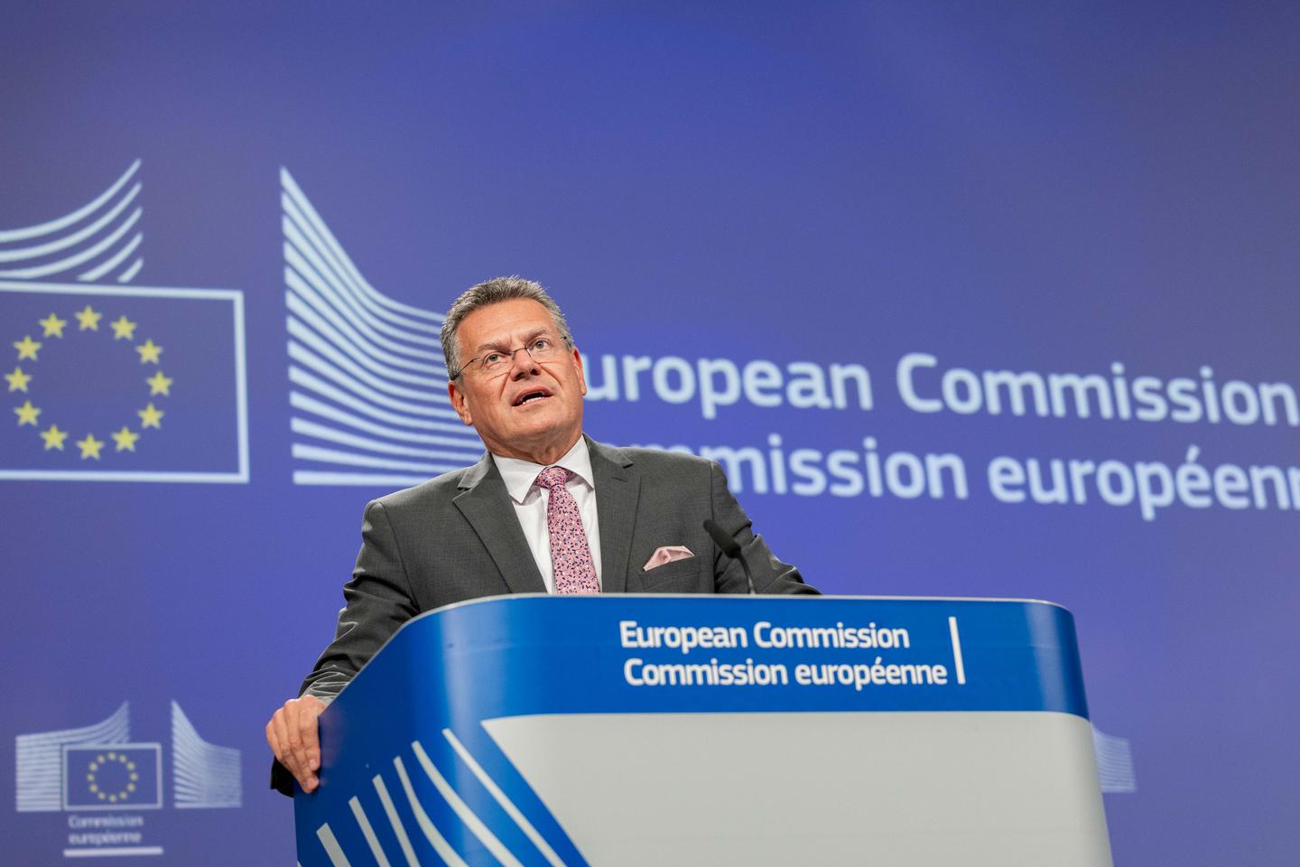 Bruxelles avance ses pions, en faisant un geste à l’égard de la France