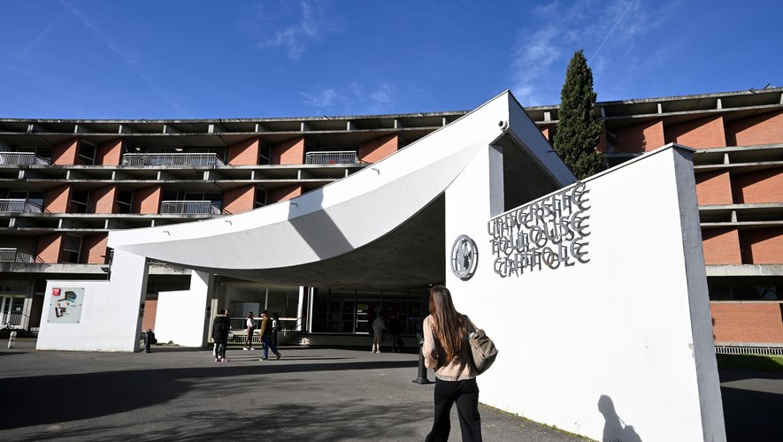 "L’université Toulouse Capitole préfère réprimer les syndicalistes de l’UET plutôt que les fascistes revendiqués de l’UNI", polémique entre syndicats étudiants sur fond de salut nazi