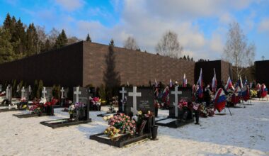 Deux médias russes en exil estiment à plus de 200 000 le nombre de soldats morts en Ukraine