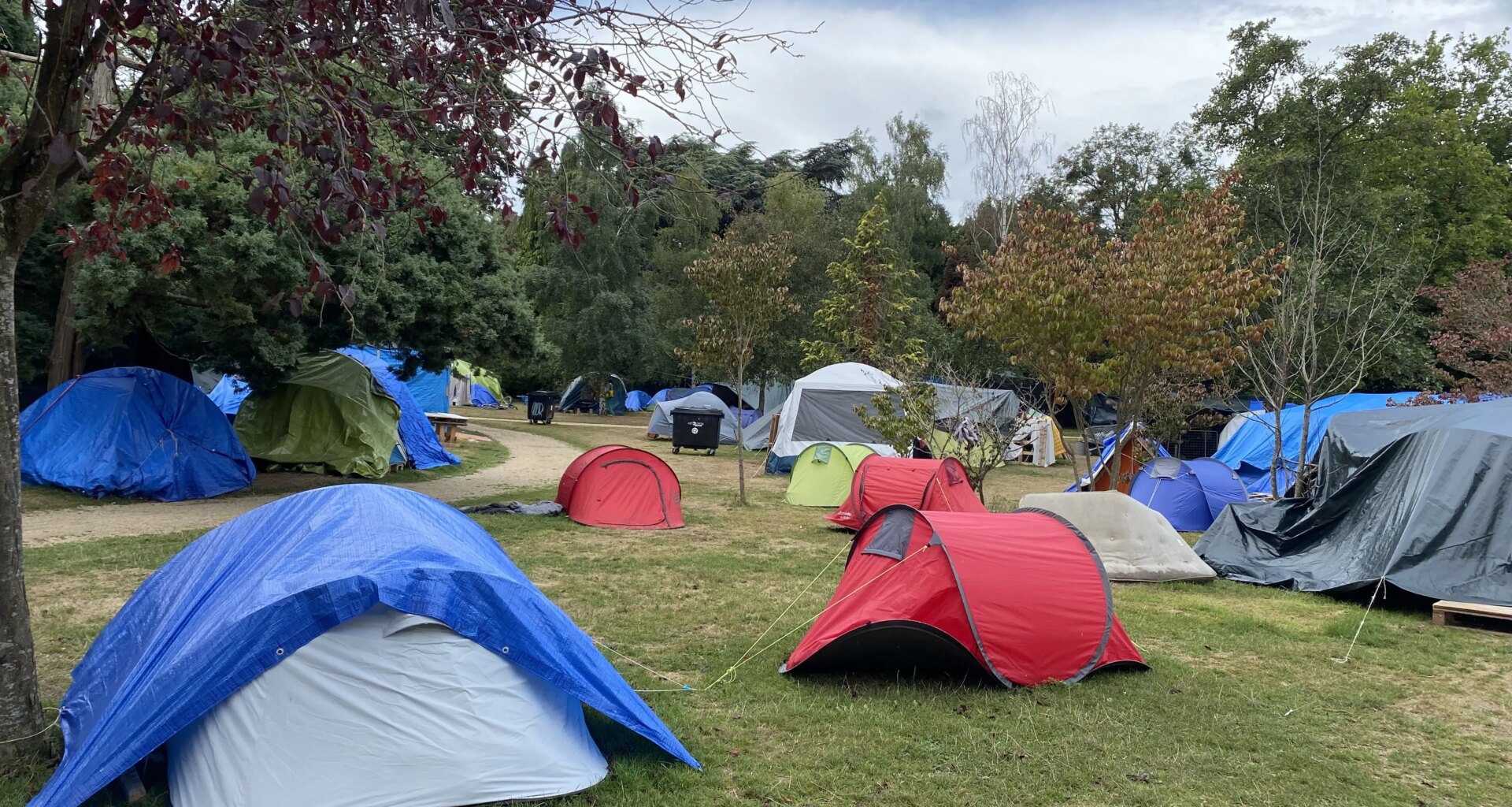 Comment faire sa rentrée quand on vit dehors ? Témoignages de jeunes migrants à Rennes