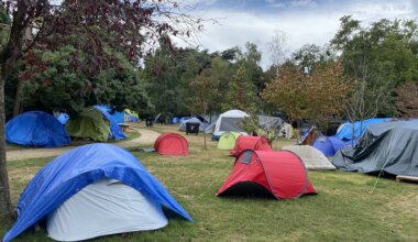 Comment faire sa rentrée quand on vit dehors ? Témoignages de jeunes migrants à Rennes