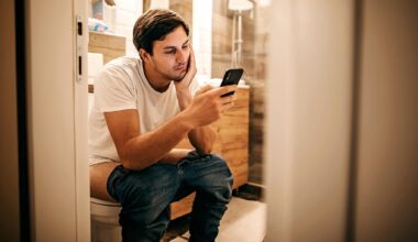 Pour lutter contre les hémorroïdes, mieux vaut éviter d’utiliser TikTok aux toilettes, ce sont des médecins qui le disent