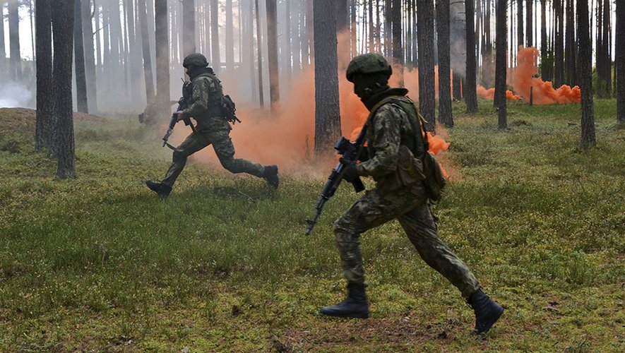 Guerre en Ukraine : "C’est cruel"… accusé de désertion, un Russe de 25 ans tente de rejoindre les États-Unis, il est renvoyé à Moscou