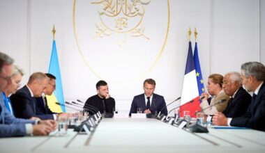 "On a besoin de continuer à faire monter la pression sur la Russie", défend le ministre Benjamin Haddad