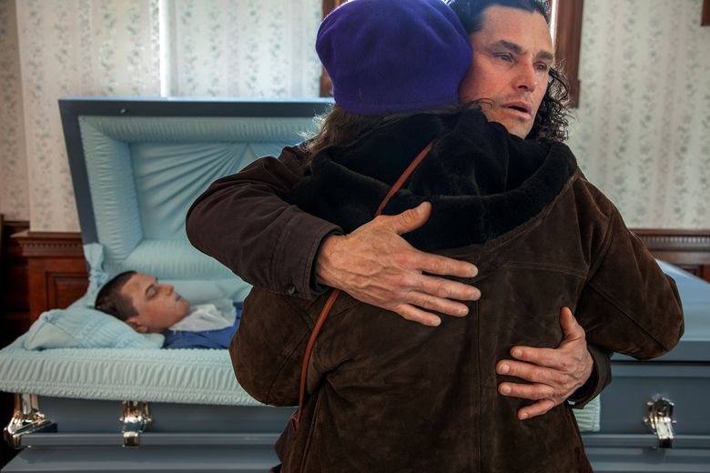 Deuil à Jamaica Plain, Boston, en 2012 : après la mort de son frère Alex en Irak et plusieurs années de dépression, Brian a mis fin à ses jours.