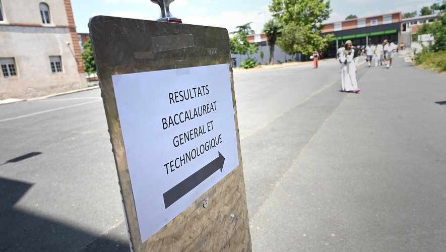 Bac 2025 : à 9 ans, elle décroche le baccalauréat... derrière cette prouesse, un organisme de formation qui interroge