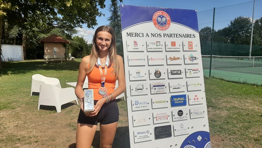 Tennis : "C’est unique !" La Gersoise Manon Pondicq, 16 ans, vice-championne de France sur la mythique terre battue de Roland-Garros