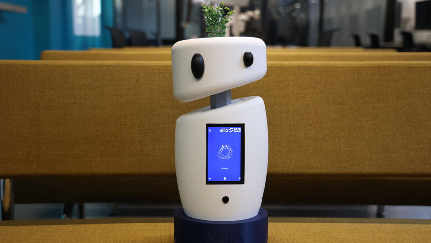 Robotique : Milo, première étudiante IA de France, a fait sa rentrée
