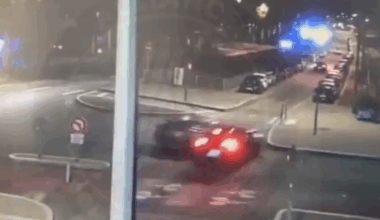 🇫🇷 Rouen. La vidéo spectaculaire d’un refus d’obtempérer au cours duquel le conducteur percute une voiture à grande vitesse