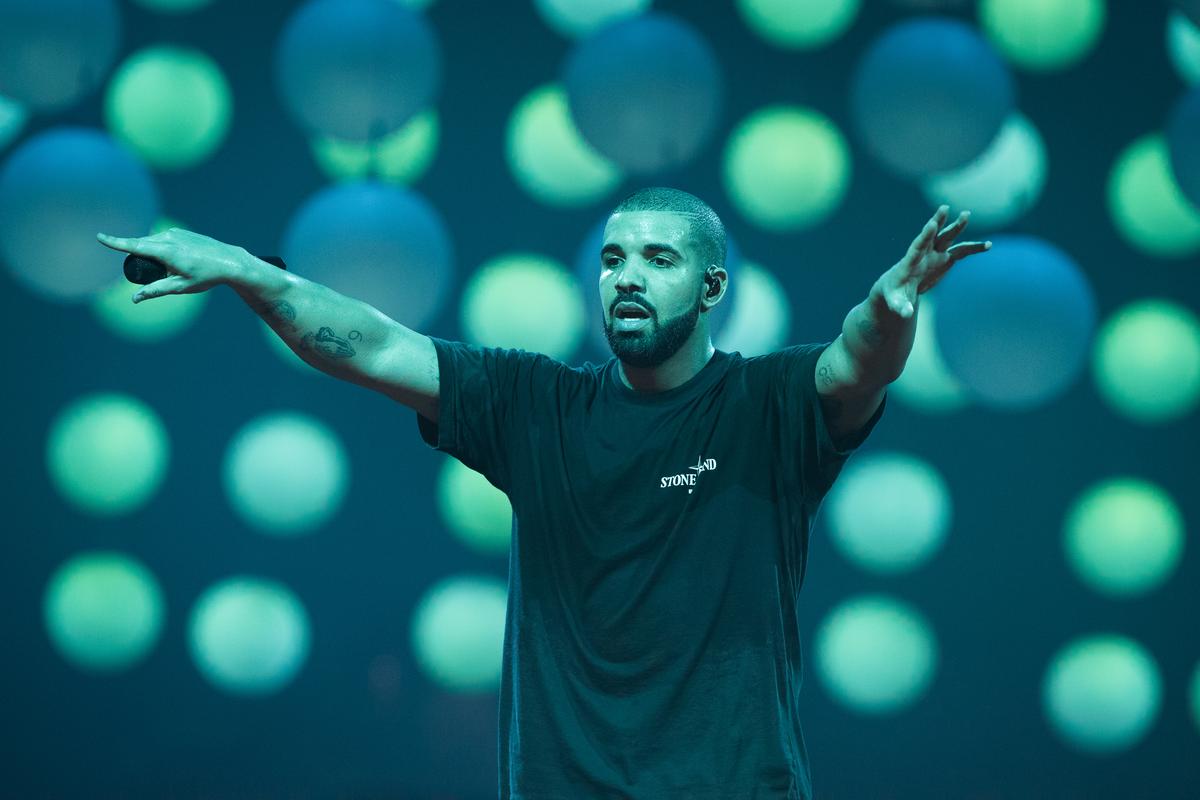 À l’Accor Arena de Paris, un Drake en pilotage automatique déploie son rap de lover