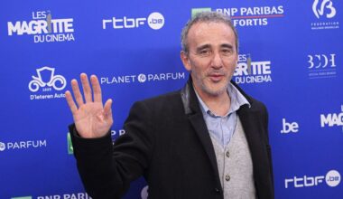 "Un petit monsieur est né" : à 61 ans, l’humoriste Élie Semoun vient tout juste d’accueillir "un bébé mignon"