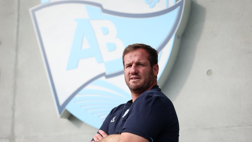 Top 14 - "Je suis sous l’eau, mais je croque à fond" : Camille Lopez (Bayonne) raconte sa nouvelle vie d’entraîneur