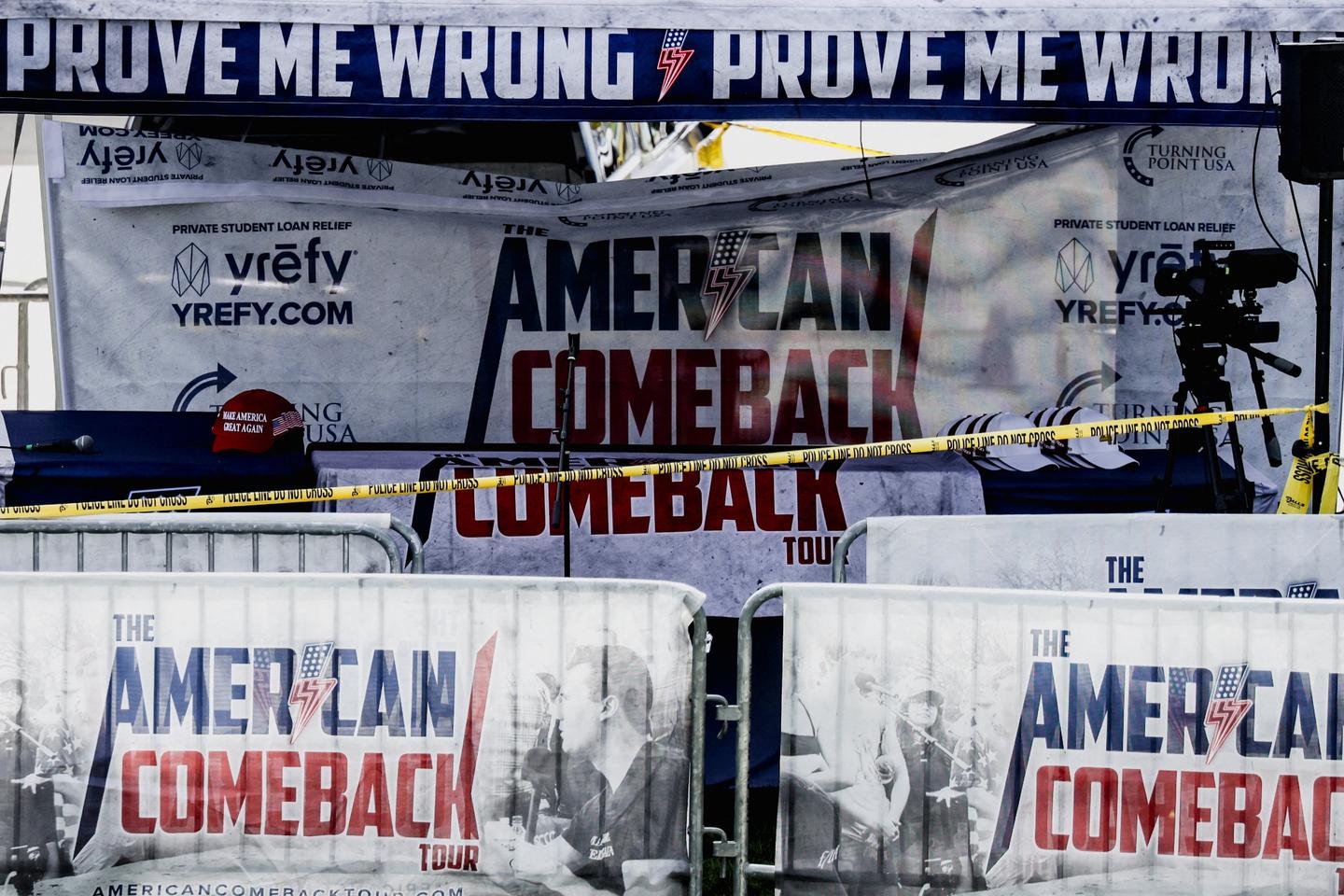 Aux Etats-Unis, Charlie Kirk, l’une des plus célèbres figures de la droite trumpiste, a été assassiné sur un campus
