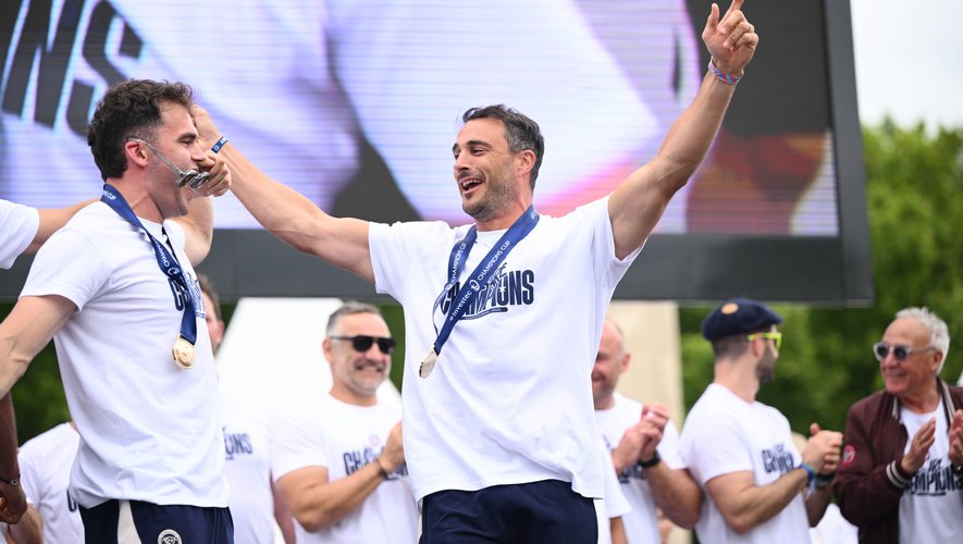 Top 14 – "Damian Penaud s’en fout, il ne connaît pas une tactique. C’est un génie", rigole Nans Ducuing